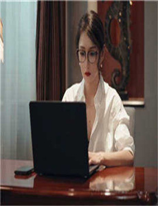 《拧花蒂尿用力按凸起喷水尿一区-欧美XXXX69学生HD》