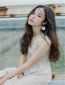 《花环夫人国语-学校里的荡货校花H》